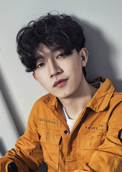 钟彦君 Yanjun Zhong