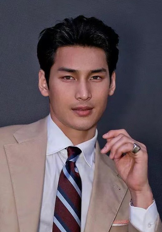 纳塔温·崴唐缇派特 Nattawin Wattanagitiphat