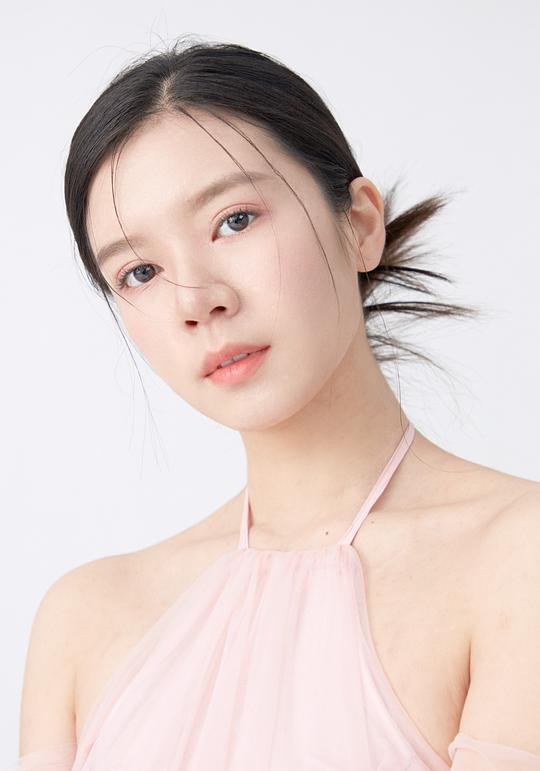 江妍 Yan Jiang