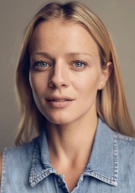 朱莉·麦克勒兰 Julie McLellan