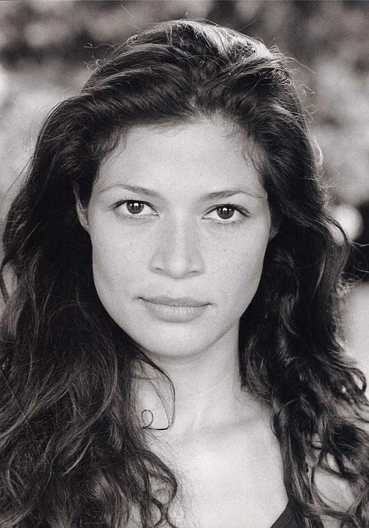 克劳迪娅·库尔特 Claudia Coulter