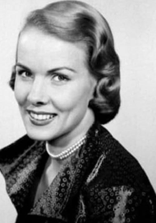 洛妮·内丝特 Loni Nest