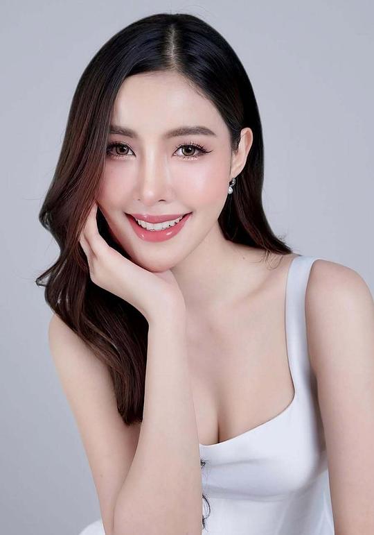 普丽雅帕·诗拉泓 Preeyaphat Silahom