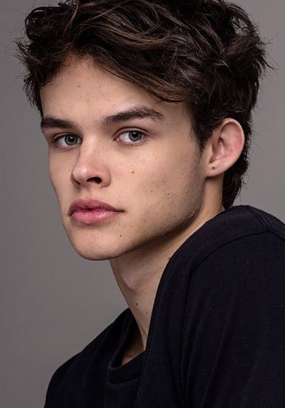 柯伦·沃尔特斯 Curran Walters