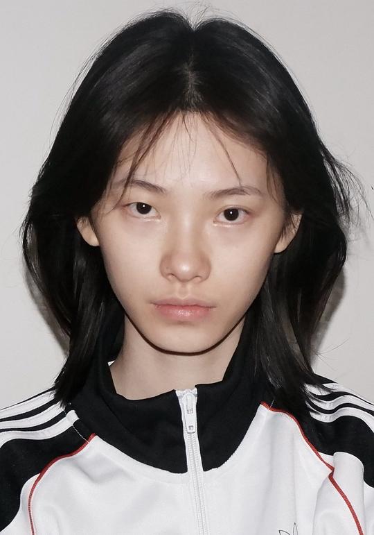 智允 Yoon