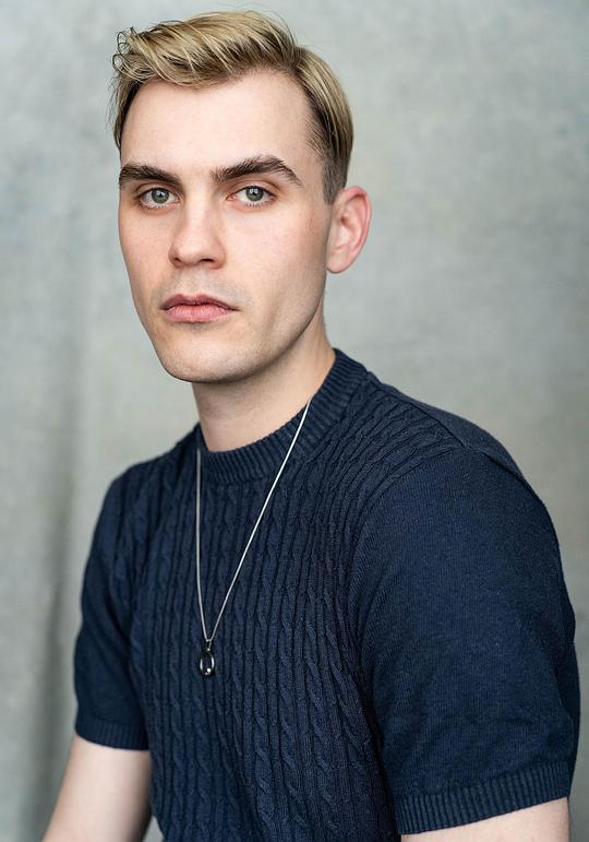 奥利弗·蒙纳格翰 Oliver Monaghan