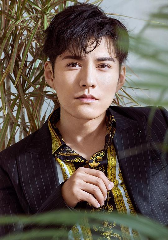 严屹宽 Yikuan Yan