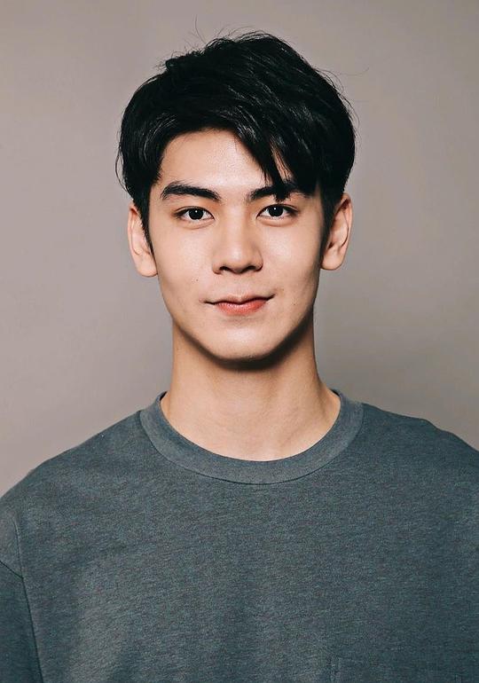 瓦西拉维奇·哇塔纳帕迪派善 Vachirawich Watthanaphakdeephaisan