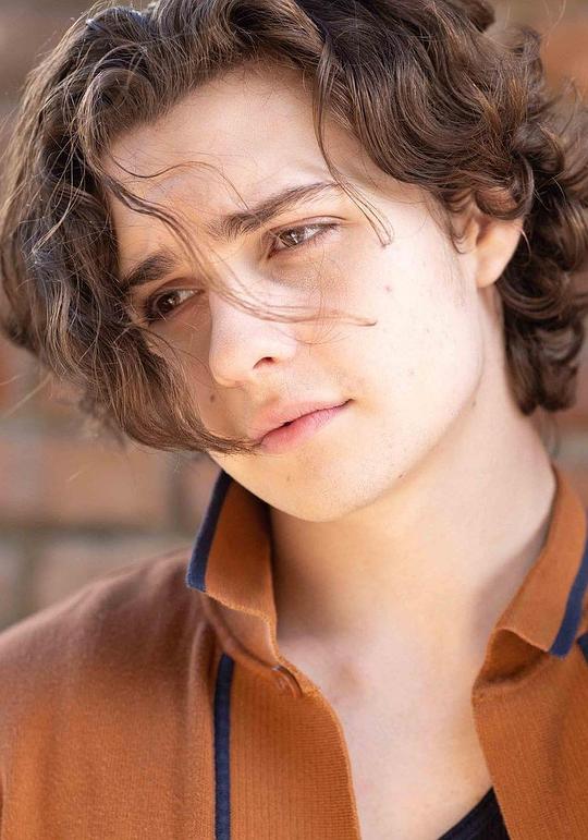 约书亚·詹姆斯·贝纳德 Joshua James Benard