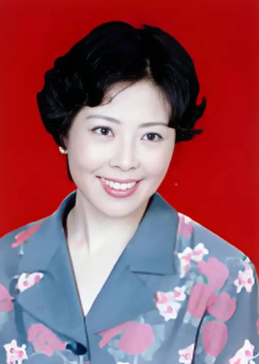 李晴 Qing Li
