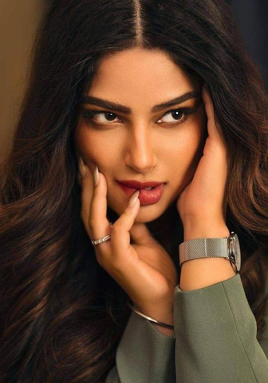 哈纳兹·桑杜 Harnaaz Kaur Sandhu