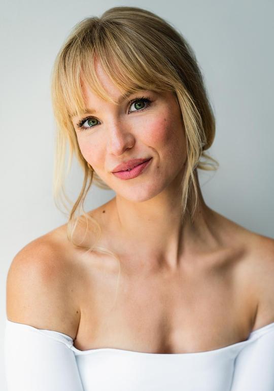 戴博斯·霍华德 Debs Howard