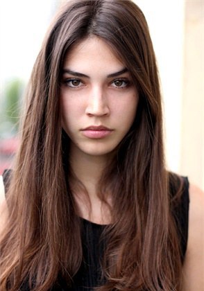 玛丽莉娅·佩亚尔 Marilhéa Peillard