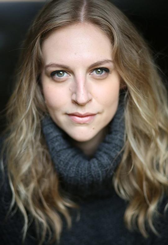 凯特琳·伊内斯·爱德华兹 Caitlin Innes Edwards