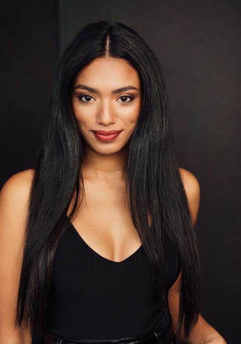 娜丁·巴巴 Nadine Bhabha