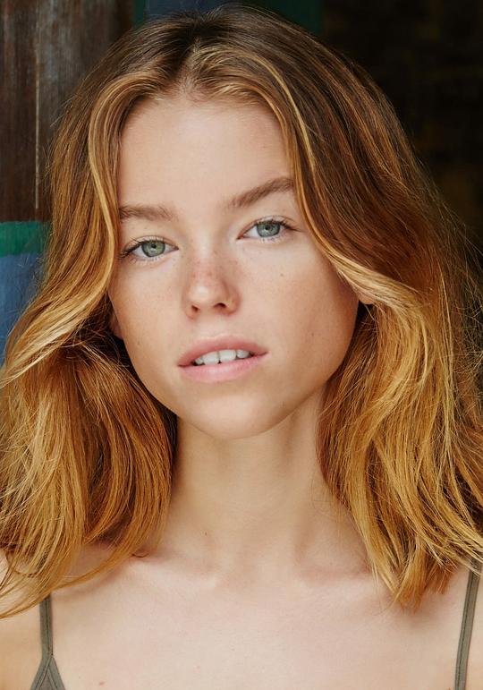 米莉·阿尔柯克 Milly Alcock