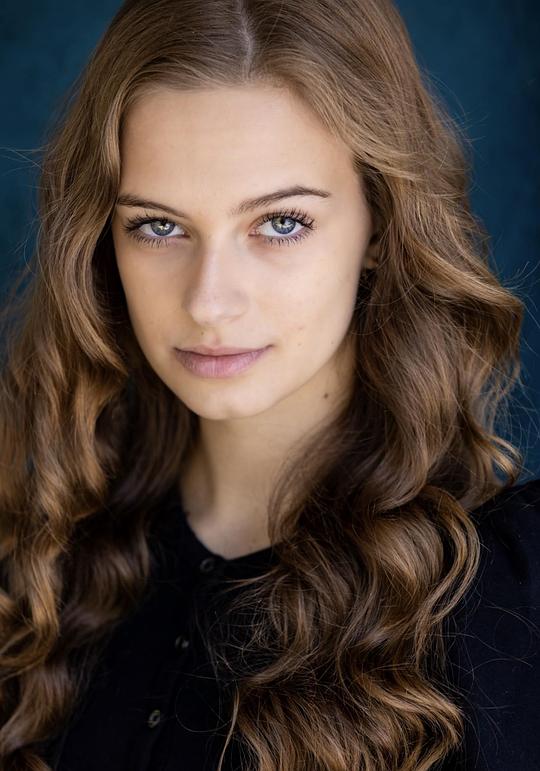 维多利亚·马兹洛夫 Victoria Martzloff