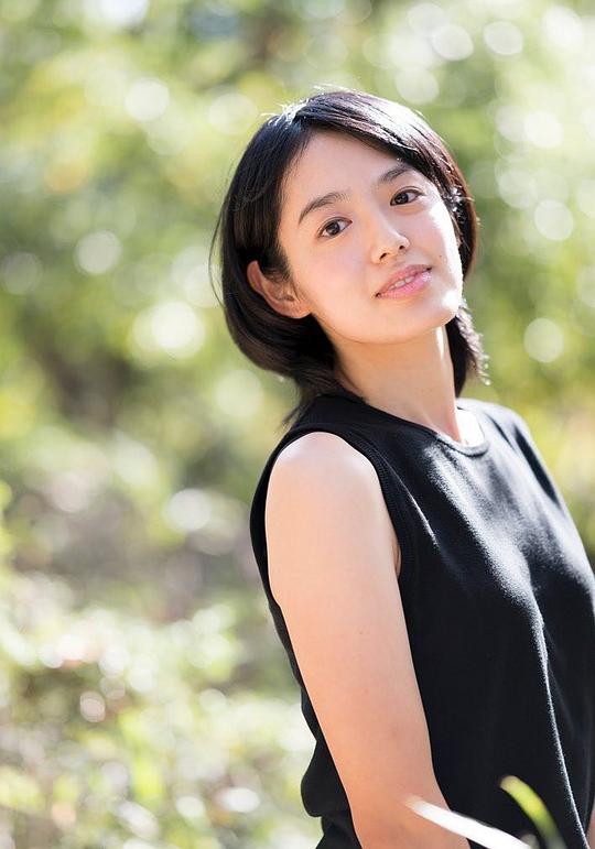 手塚真生 Mai Tezuka