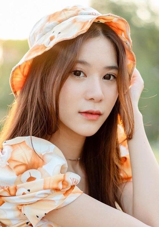 普琳雅帕·劳素万斯莉 Preeyaphat Lawsuwansiri