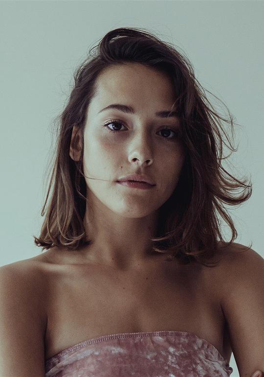 苏珊妮·朱安内 Suzanne Jouannet