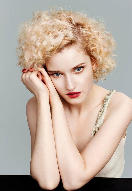 朱莉娅·加纳 Julia Garner