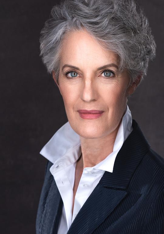 莎拉·达西-查尔斯 Sarah Dacey-Charles