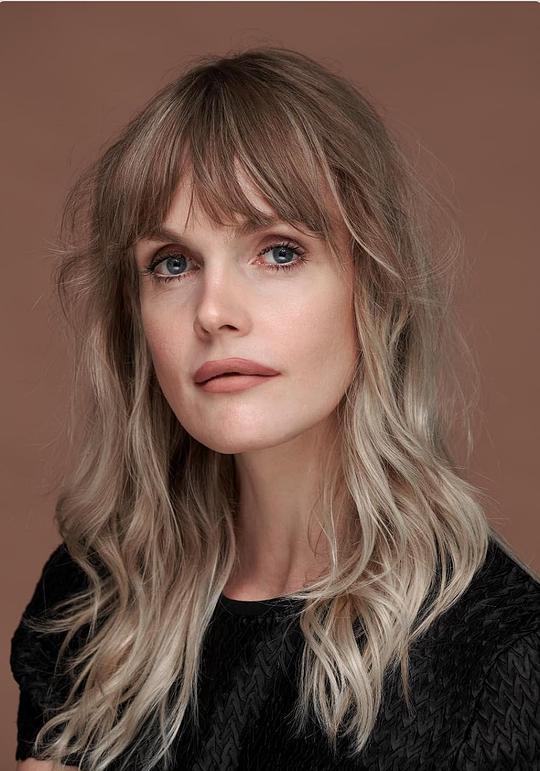加布里埃尔·伯利安妮-特兰姆雷 Gabrielle Boulianne-Tremblay