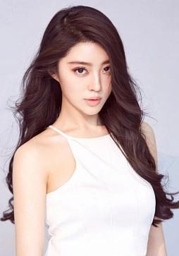 张佳佳 Una Zhang