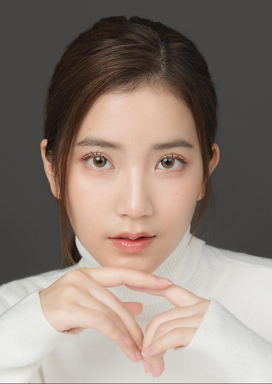 薇妮达·漏瓦塔纳固 Venita Loywattanakul