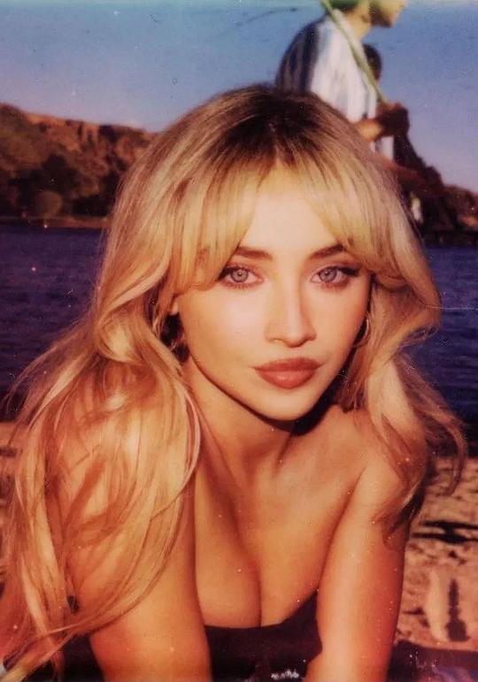 塞布丽娜·卡彭特 Sabrina Carpenter