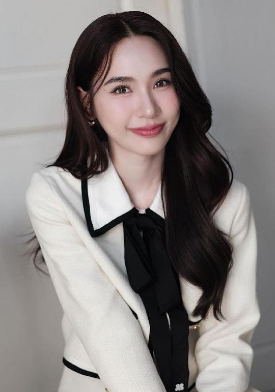 纳瑞拉·库尔蒙科尔佩特 Narilya Gulmongkolpech