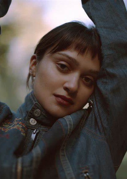 阿里拉·巴勒 Ariela Barer