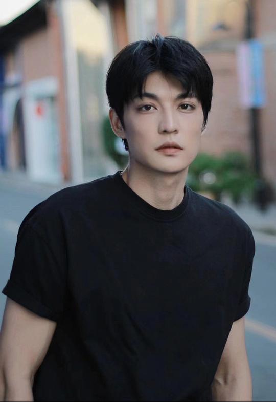 李星霖 Xinglin Li