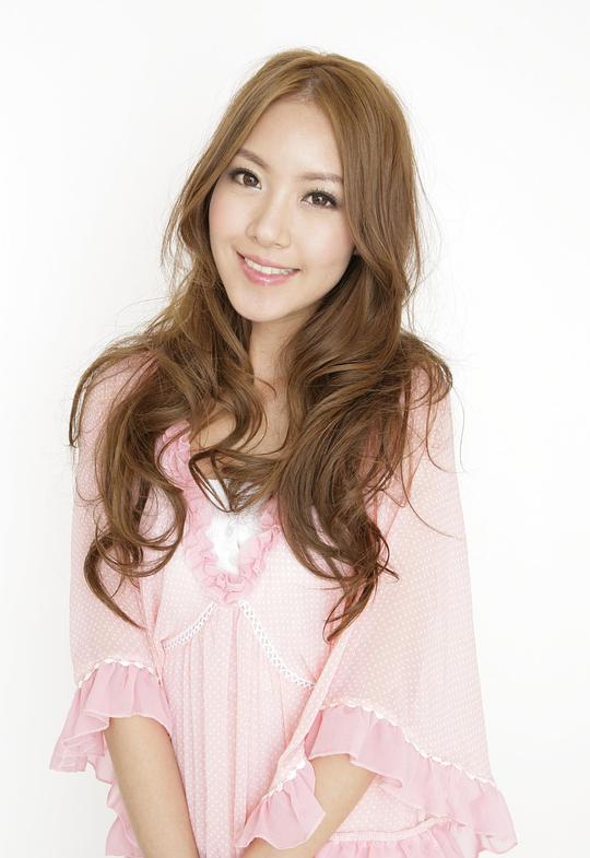 黄羚恩 Ling Yan Wong