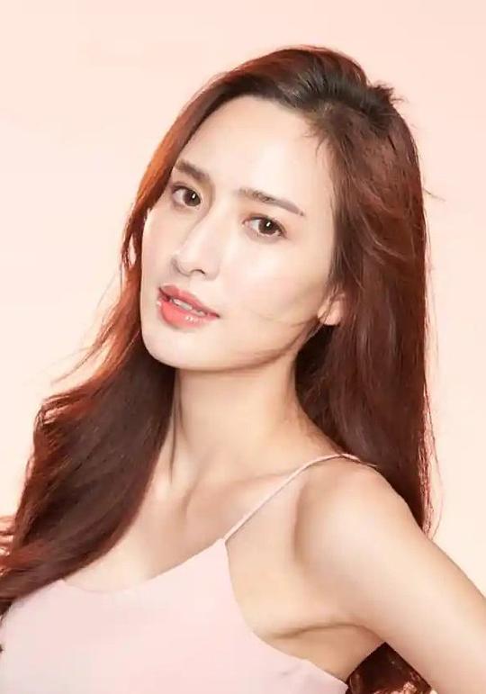 查塔瑞卡·西缇普容 Chattarika Sittiprom