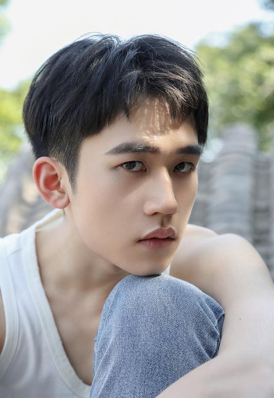 张续振 Xuzhen Zhang