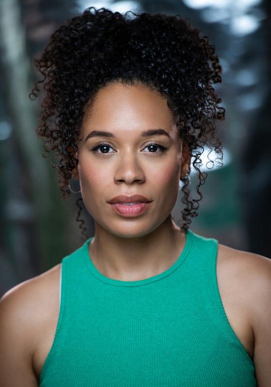 埃洛伊斯·沙克斯皮尔-哈特 Ellouise Shakespeare-Hart