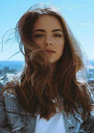 克劳迪娅·苏莱斯基 Claudia Sulewski