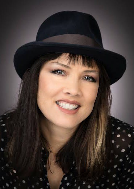 多米尼克·达瓦洛斯 Dominique Davalos