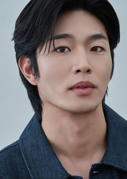 李东柱 Lee Dong-joo