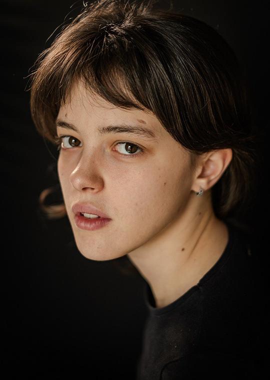 斯韦瓦·罗马纳·坎德莱塔 Sveva Romana Candelletta