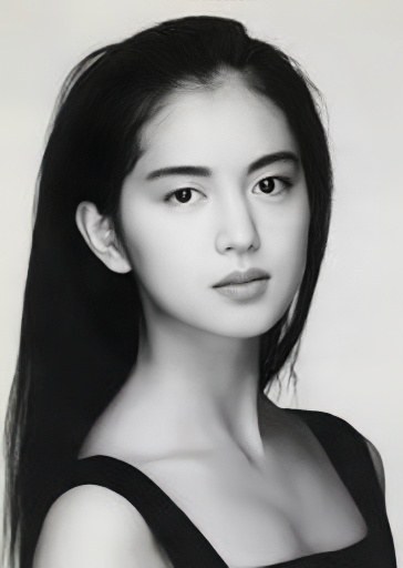 鹫尾伊沙子 Isako Washio