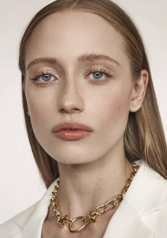 莫利·麦考恩 Molly Mcowan