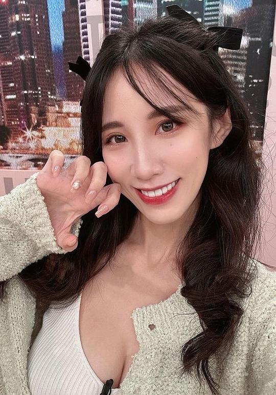 黄乔歆 Yuri Huang