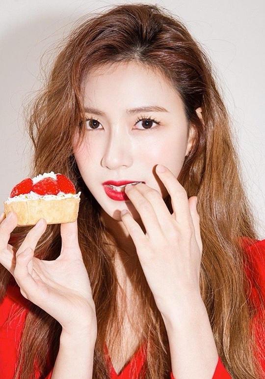 吴夏荣 Oh Ha Young