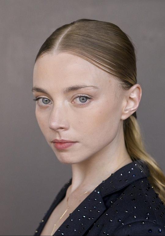 卡米拉·乌尔泽多夫斯卡 Kamila Urzedowska