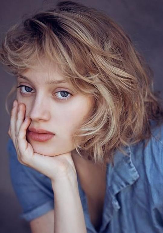 娜迪亚·特列什科维奇 Nadia Tereszkiewicz