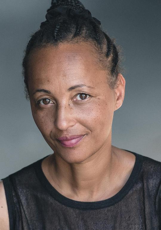 科琳娜·德拉库尔 Corinne Delacour