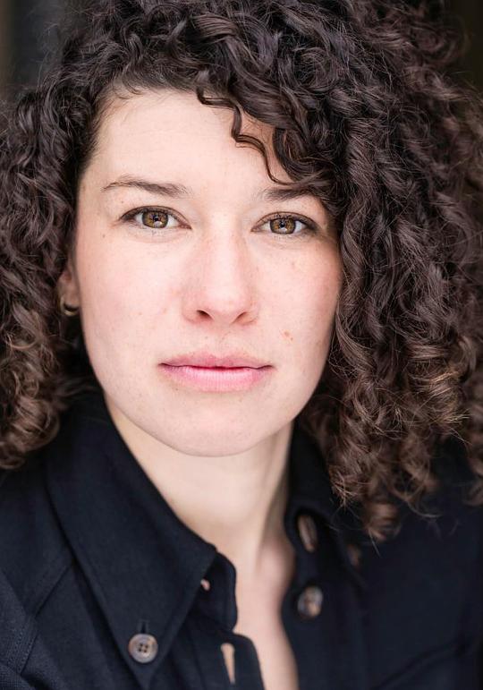 捷克琳·洛温 Jacqueline Loewen