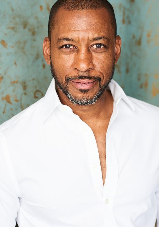 乔·霍尔特 Joe Holt